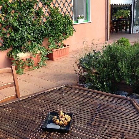 Agriturismo "La Rosa Canina" Bed and Breakfast Lerici Exteriör bild
