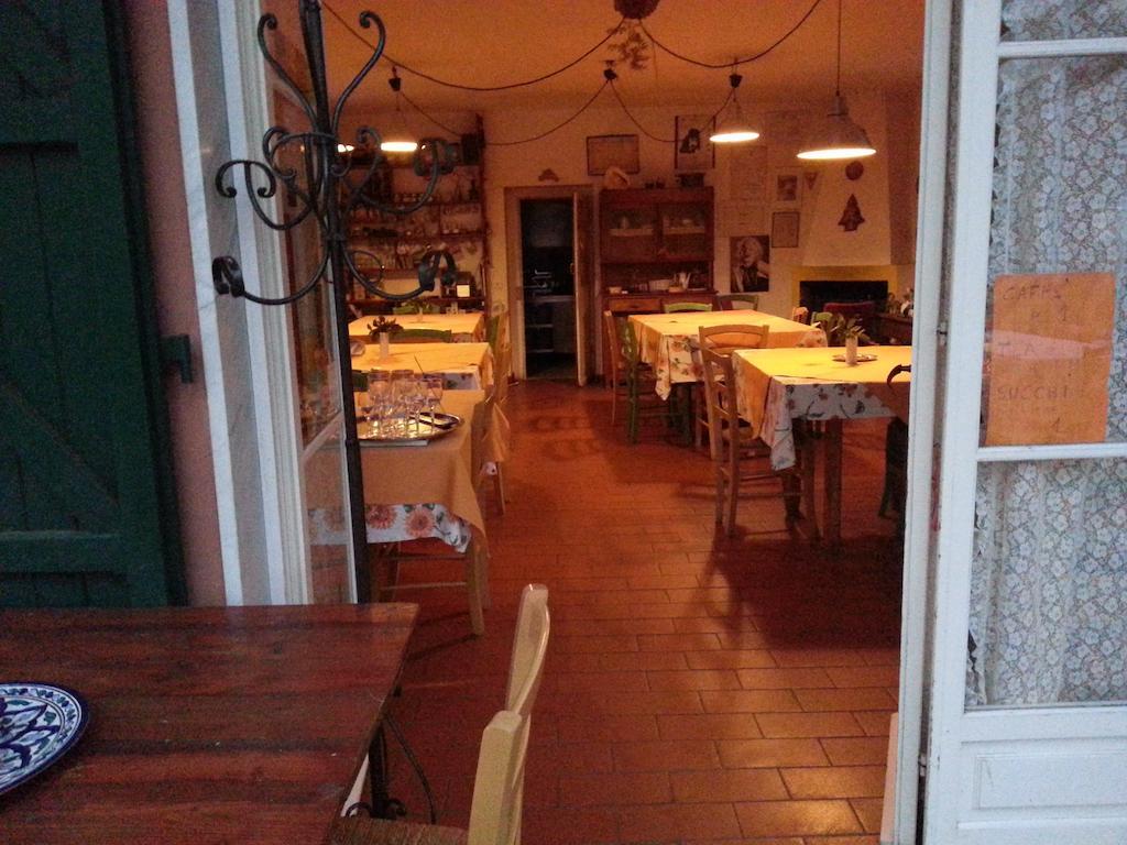 Agriturismo "La Rosa Canina" Bed and Breakfast Lerici Exteriör bild
