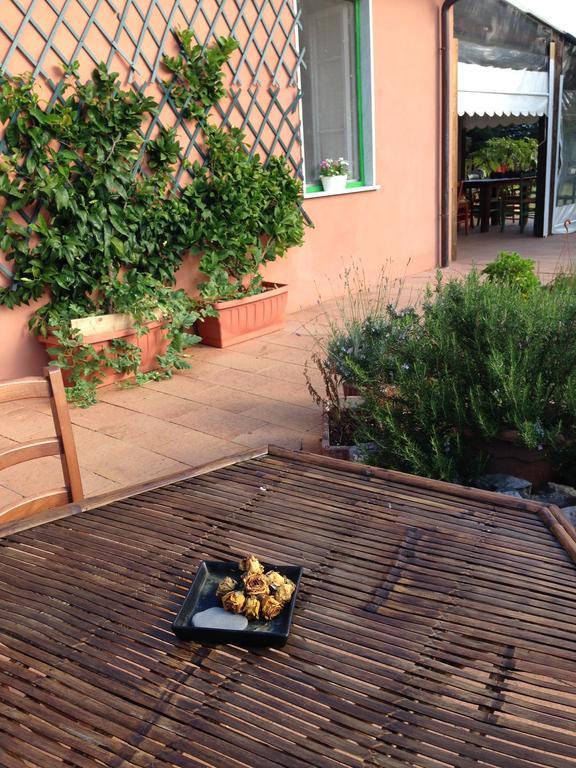 Agriturismo "La Rosa Canina" Bed and Breakfast Lerici Exteriör bild
