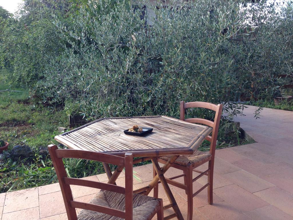 Agriturismo "La Rosa Canina" Bed and Breakfast Lerici Exteriör bild