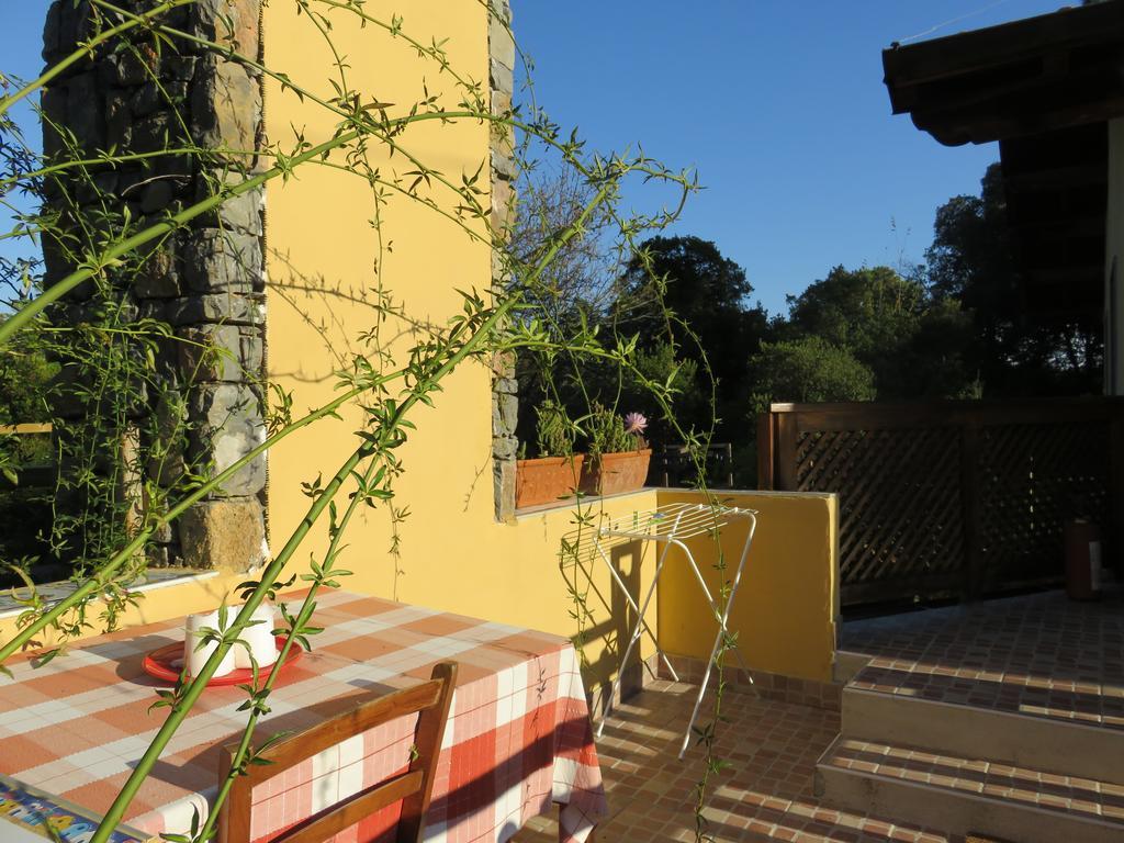 Agriturismo "La Rosa Canina" Bed and Breakfast Lerici Exteriör bild
