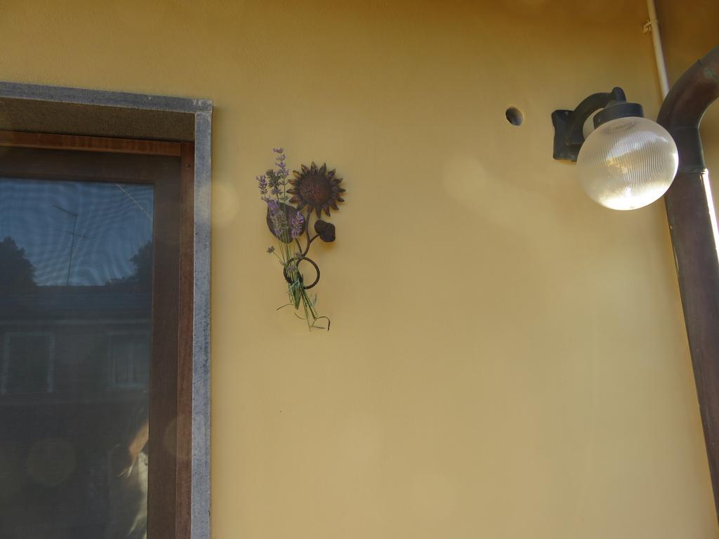 Agriturismo "La Rosa Canina" Bed and Breakfast Lerici Exteriör bild