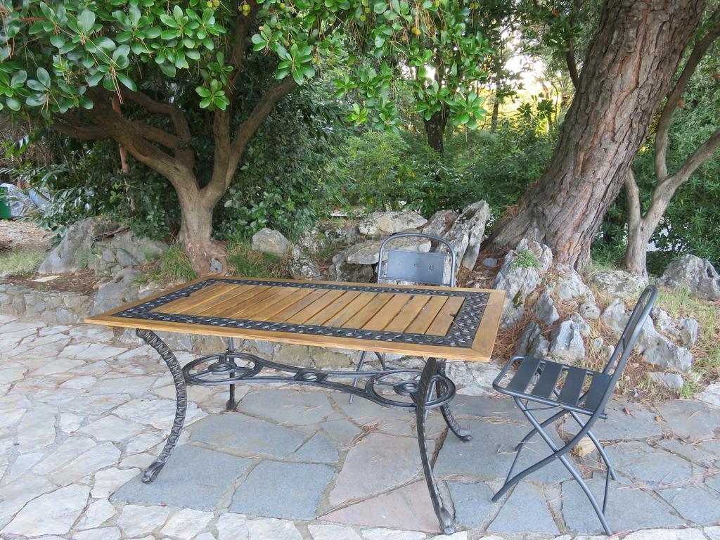 Agriturismo "La Rosa Canina" Bed and Breakfast Lerici Exteriör bild